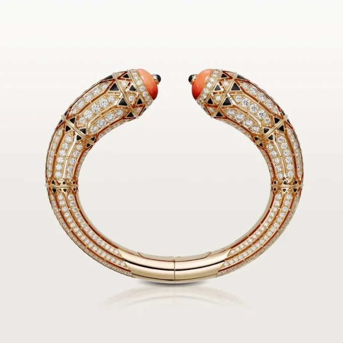 Brățară de înaltă bijuterie – Aur roz, Coral, Onyx, Lac negru, Diamante – Cartier