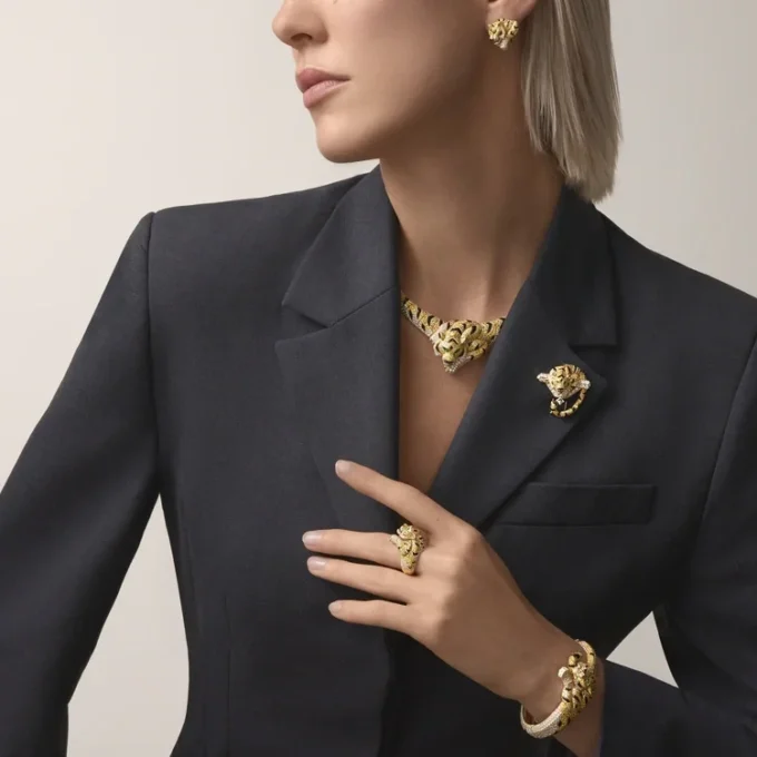 Cercei Faune Et Flore De Cartier, diamante galbene, portocalii și maro, pavate