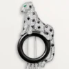 Broșă Panthere De Cartier – Aur alb, smaralde, onix, diamante – Cartier