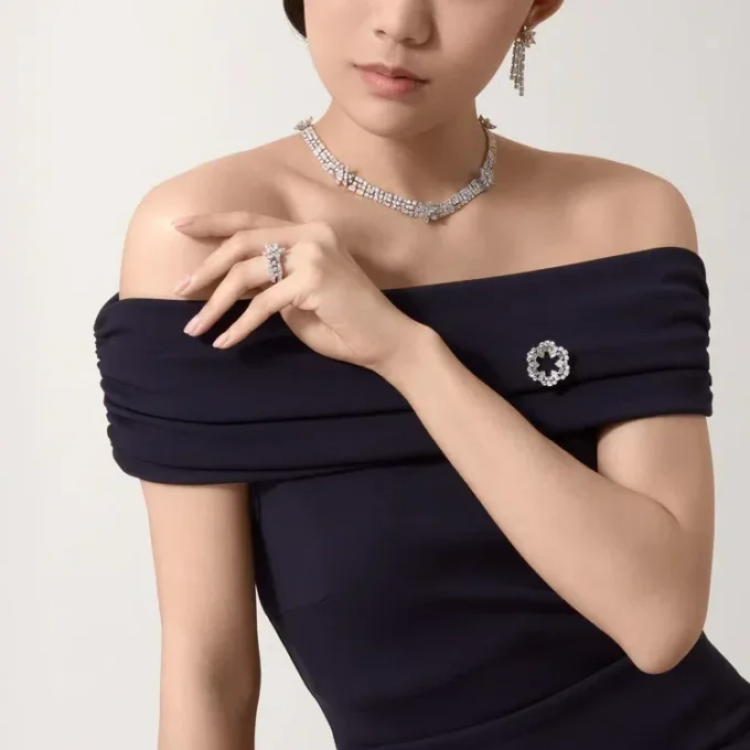 Cercei din colecția Diamond, diamante