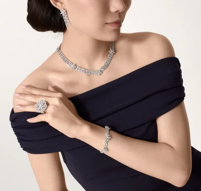 Cercei din colecția Diamond, diamante