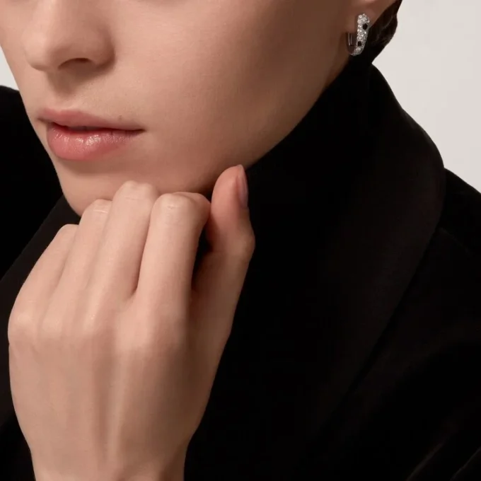 Cercei mici cu diamante Panthere, aur alb | Cartier Us