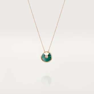 Colier Amulette De Cartier, model mic – Aur roz, malachit, diamant – Cartier