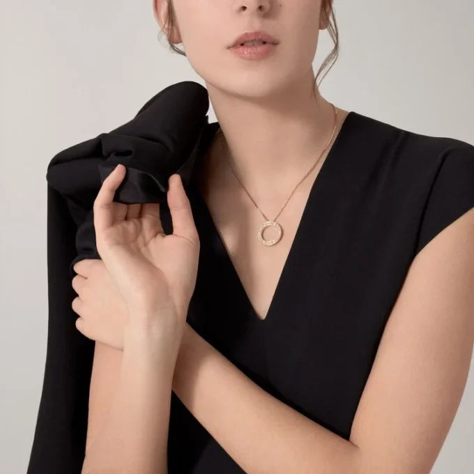 Colier Love, pavat cu diamante – Aur galben, Diamante – Cartier