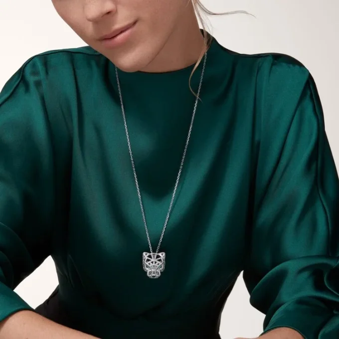 Colier Panthere De Cartier – Aur alb, smaralde, diamante, onix – Cartier