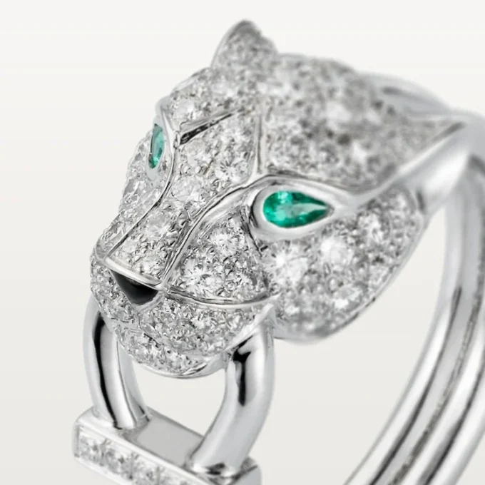 Inel Panthere De Cartier – Aur alb, diamante, smaralde, onix – Cartier