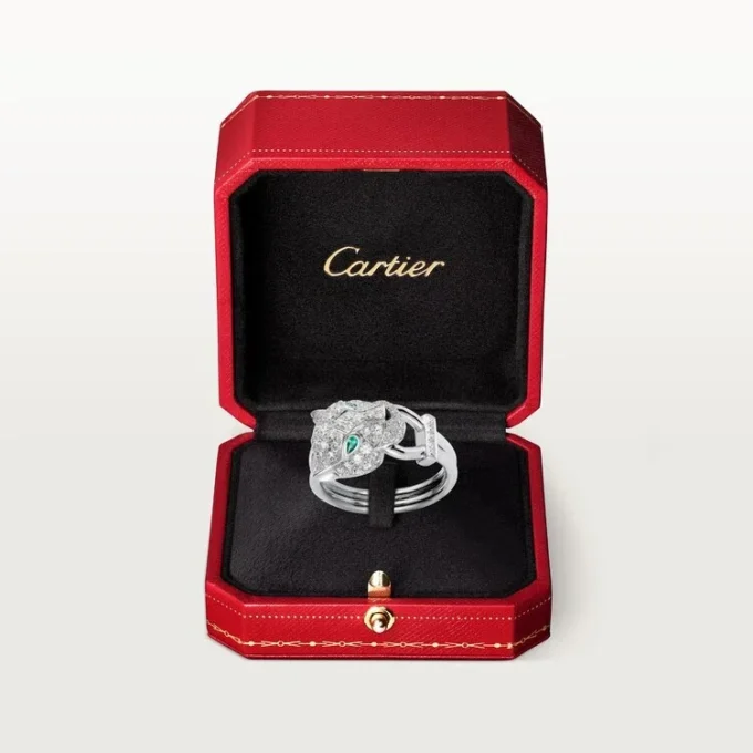 Inel Panthere De Cartier – Aur alb, diamante, smaralde, onix – Cartier