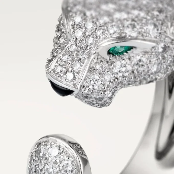 Inel Panthere De Cartier – Aur alb, diamante, smaralde, onix – Cartier