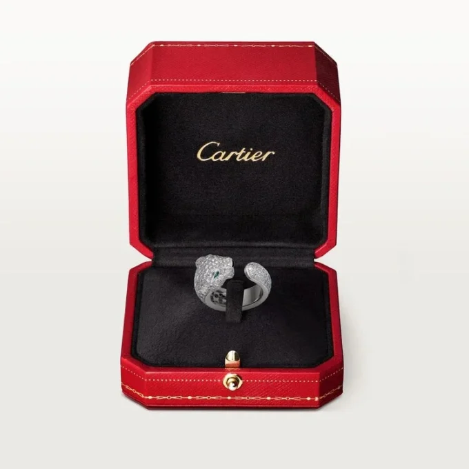 Inel Panthere De Cartier – Aur alb, diamante, smaralde, onix – Cartier