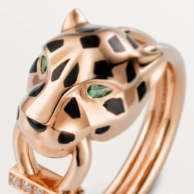 Inel Panthere De Cartier – Aur roz, granate tsavorite, onix, lac negru, diamante – Cartier