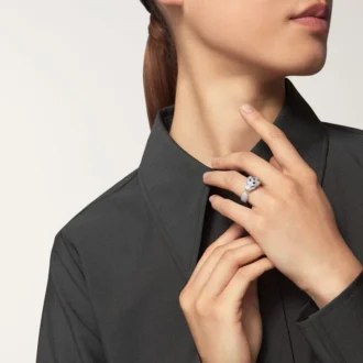 Inel Panthere De Cartier, model mediu, semi-pavat