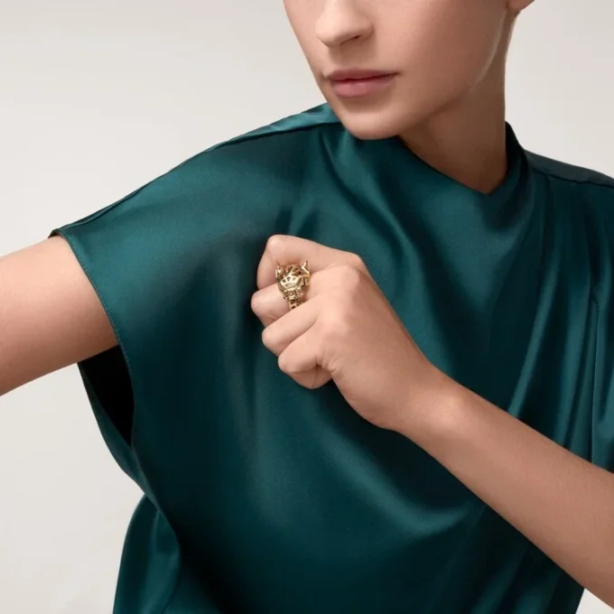 Inel Panthere De Cartier – Tsavorit și aur galben | Cartier SUA