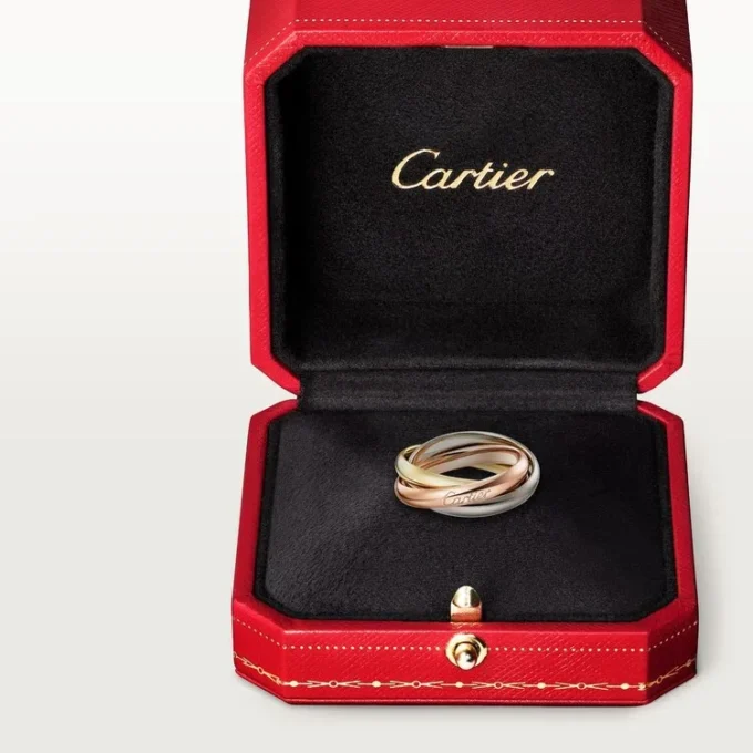 Inel Trinity din aur tricolor, model clasic | Cartier Us Inel Trinity din aur tricolor, model clasic | Cartier Us