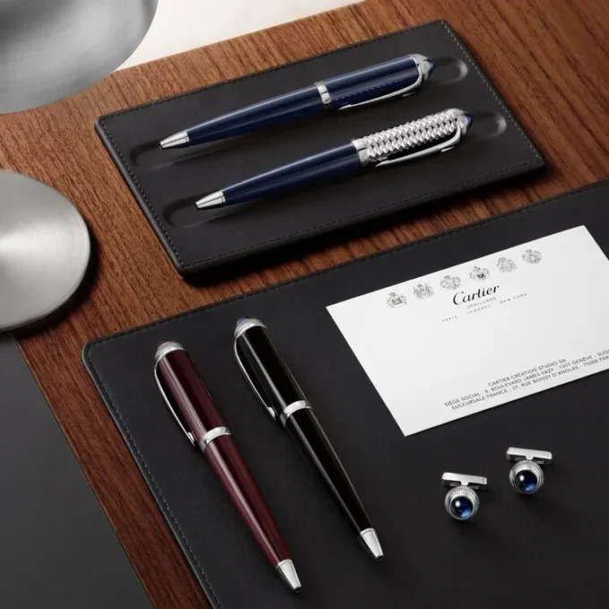 Pix R De Cartier
