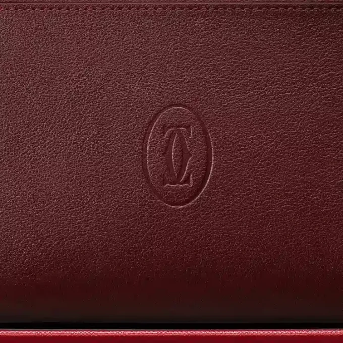 Portofel internațional cu fermoar, Must De Cartier – Piele de vițel burgund, finisaj auriu – Cartier